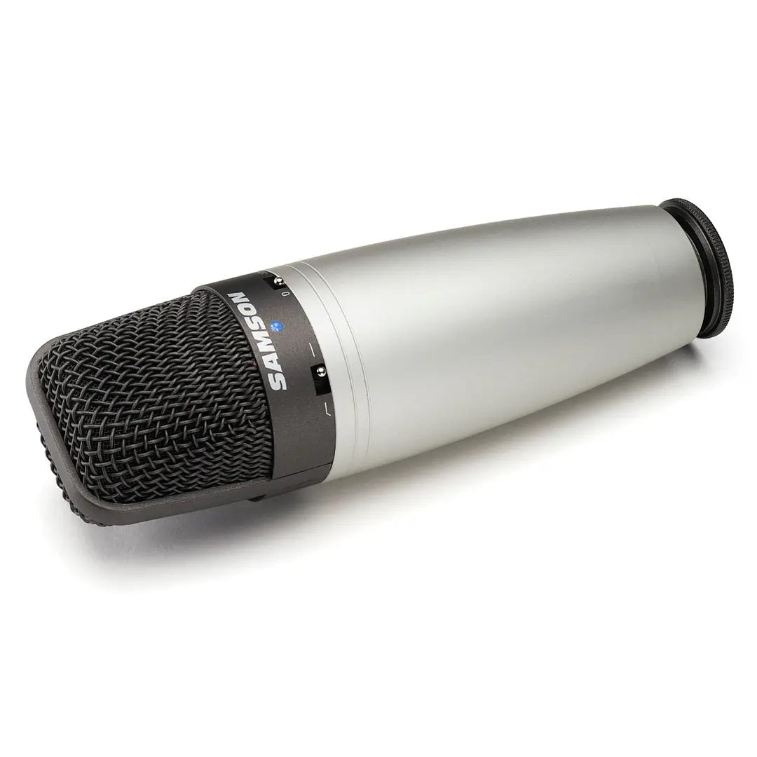 Micrófono condensador de estudio Samson C03 multipatrón